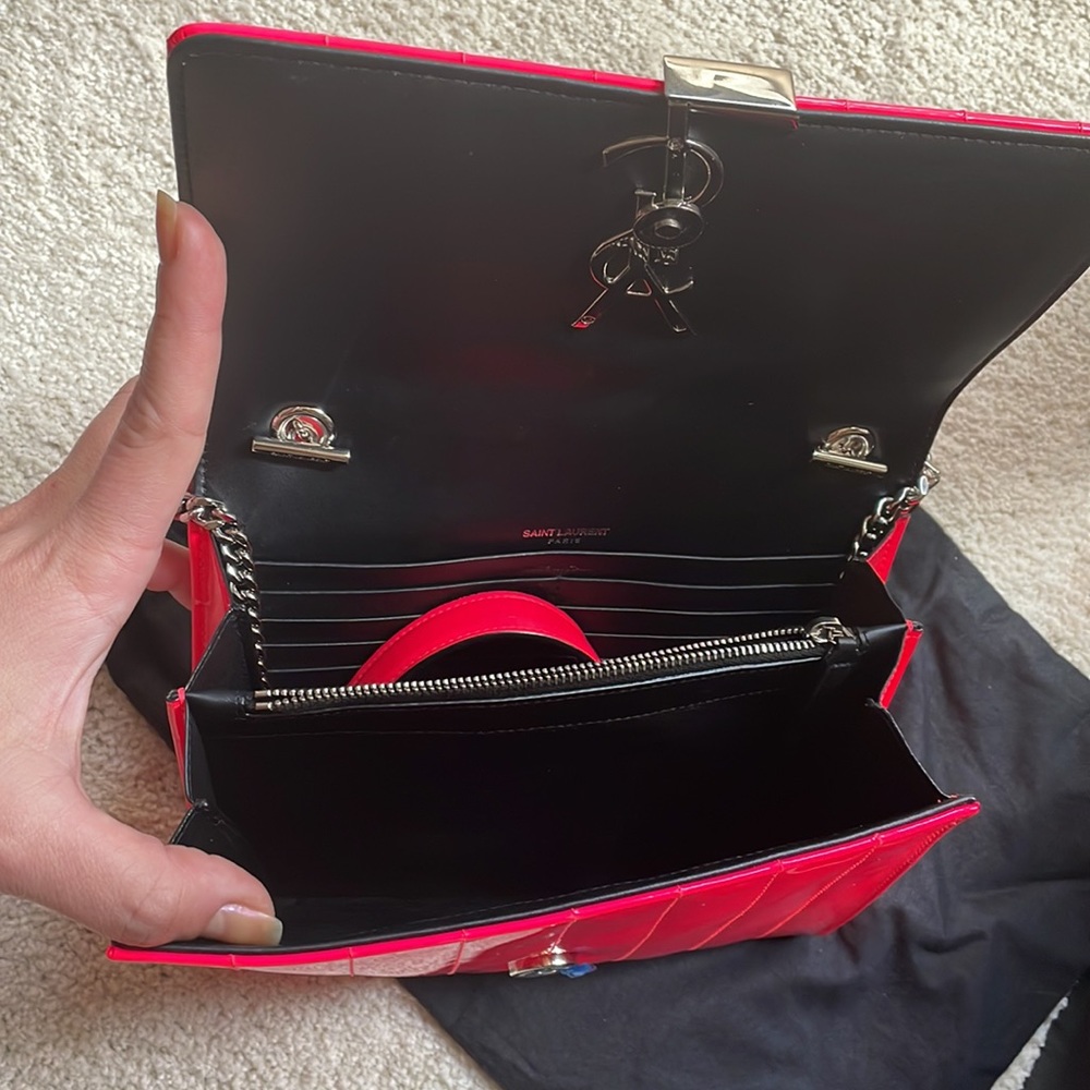❤️TRADED❤️YSL Saint Laurent HOT PINK patent LIKE NEW silver logo Vicky crossbody - Picture 12 of 15